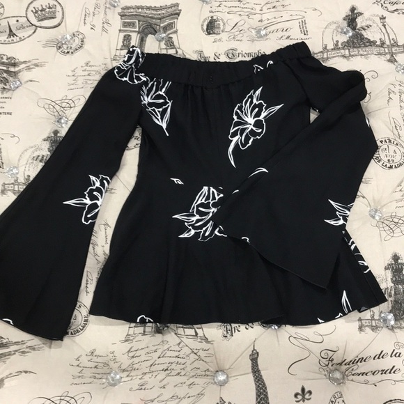 💥 DEREK LAM 10 CROSBY Off the Shoulder Top - Picture 5 of 8